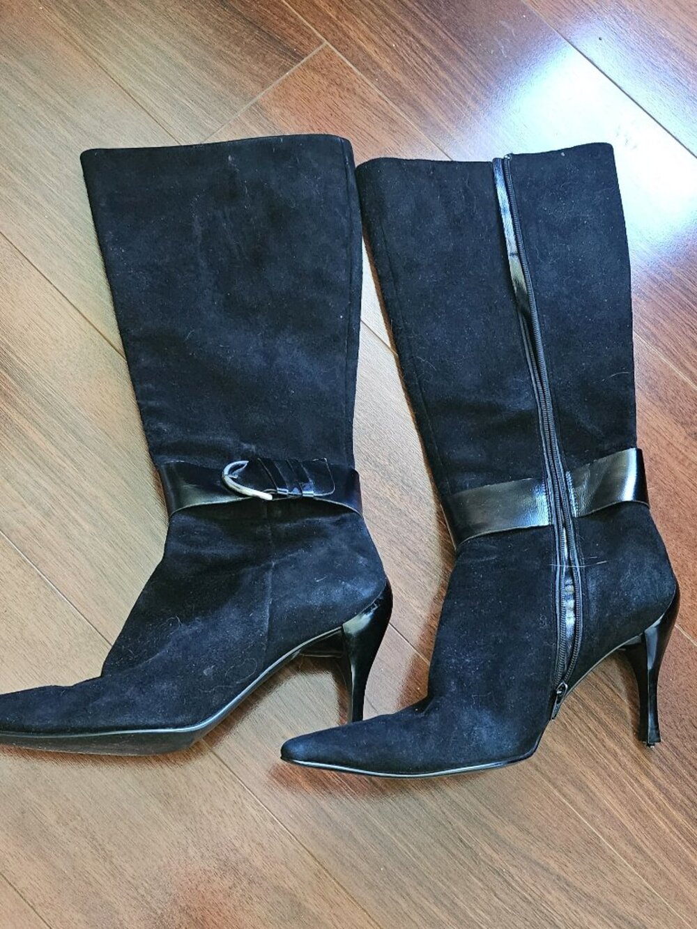 Suede boots